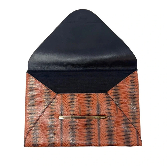 BCBGMAXAZRIA Faux Reptile Print Envelope Clutch Hand Bag Purse - Picture 4 of 10